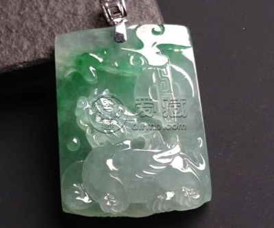 翡翠的种和水 如何对比翡翠的水
