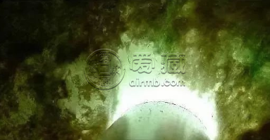 翡翠原石打燈各類表現(xiàn) 翡翠原石打燈能看到什么