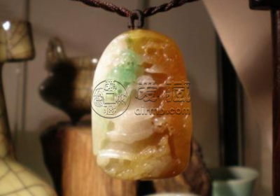 三彩翡翠挂件图片 三彩翡翠挂件一般多少钱