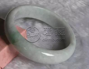 哪里批发翡翠手镯 翡翠手镯批发市场价格