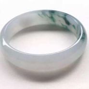 糯冰种翡翠手镯图片 糯冰种翡翠手镯价格及图片