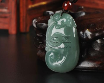 油青翡翠 油青翡翠戴久了的变化