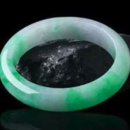 翡翠镯子报价 翡翠镯子一般多少钱