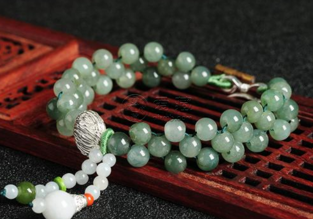 天然翡翠珠子價格 天然翡翠珠子一般多少錢