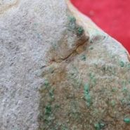 如何辨别翡翠原石 翡翠原石的辨别特征