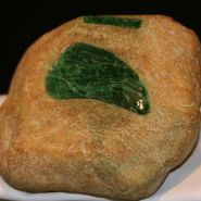 缅甸天然翡翠原石 缅甸天然翡翠原石目前价位