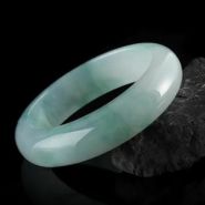 翡翠手镯的款式 翡翠手镯款式怎么选才好