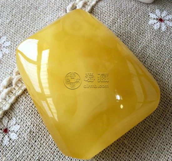 什么是蜜蜡 蜜蜡的特点介绍