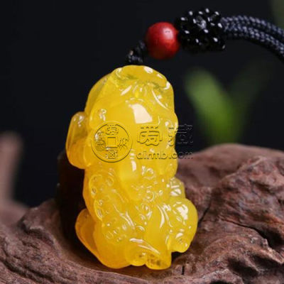 琥珀与蜜蜡的区别 琥珀与蜜蜡的价格