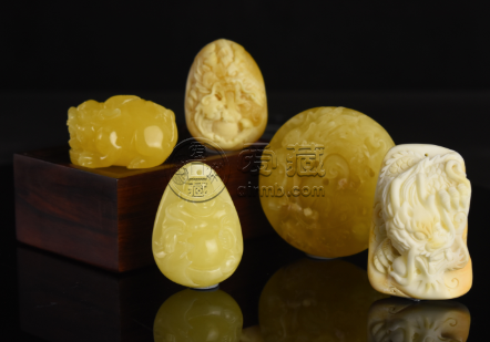 戴蜜蜡对人身体有什么好处 男性戴蜜蜡的好处