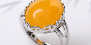 蜜蜡戒指多少钱一枚 蜜蜡戒指是什么
