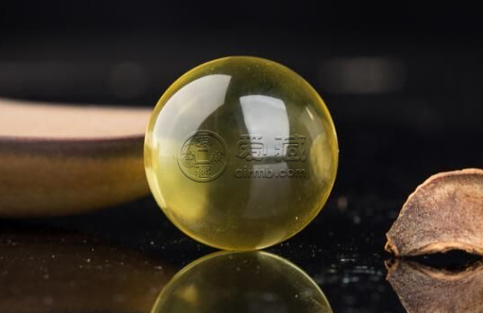 蜜蠟和琥珀哪個(gè)更好 哪個(gè)價(jià)格貴