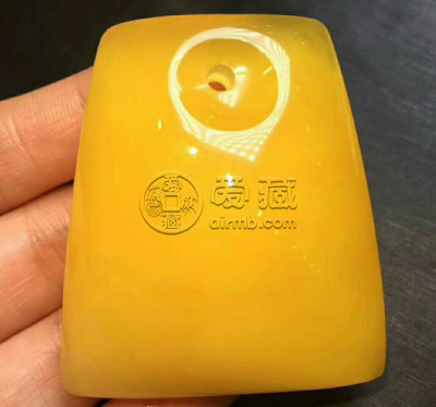 乌料蜜蜡60一克贵吗 乌料蜜蜡好吗
