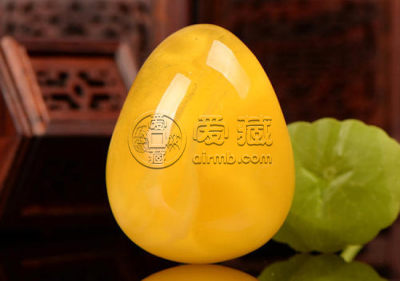蜜蜡盘多久可以变色 蜜蜡盘玩注意事项