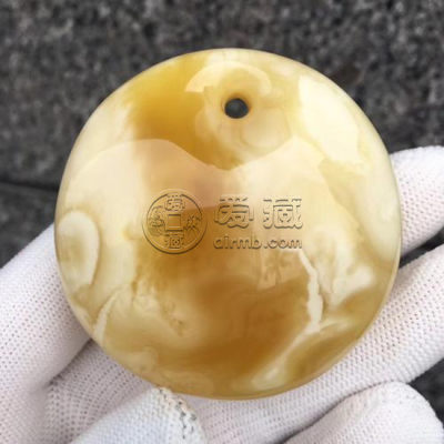 俄白花蜜蜡一克多少钱 俄白花蜜蜡价格行情