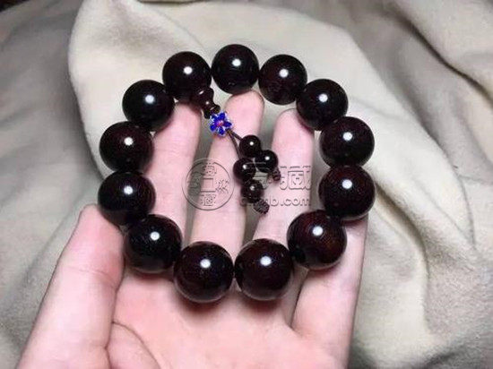 小葉紫檀最后都會(huì)變黑嗎 小葉紫檀變?yōu)醯脑? alt=