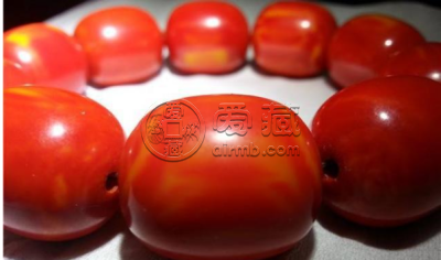 红蜜蜡好还是黄蜜蜡好  蜜蜡什么颜色最好