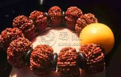 蜜蜡和金刚一起刷可以吗  蜜蜡配金刚图片