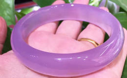 紫色瑪瑙手鐲一般多少錢  紫色瑪瑙手鐲的功效和作用