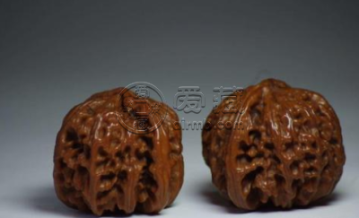 新手怎样挑选文玩核桃 新手挑选文玩核桃技巧