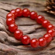 女生戴红玛瑙还是黑玛瑙 红玛瑙和黑玛瑙功效