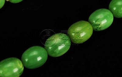 纯天然绿色蜜蜡    纯天然绿色蜜蜡是怎么形成的