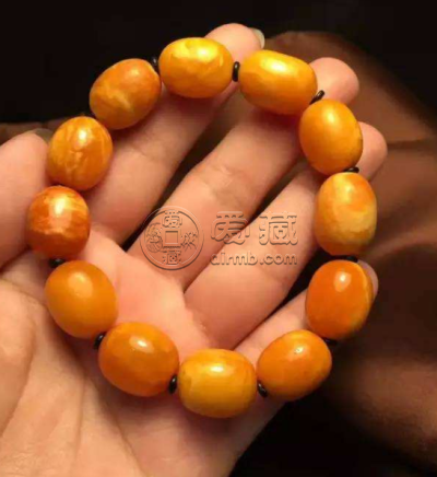 戴琥珀蜜蜡对人体有什么好处   蜜蜡的功效