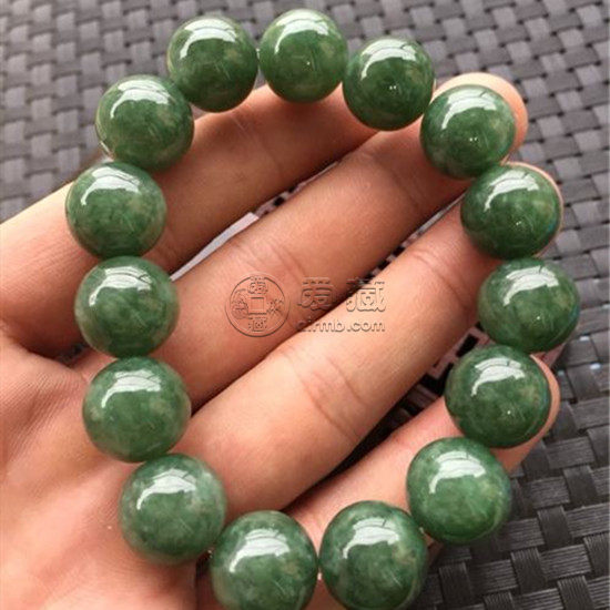 戴翡翠手串有什么好处 翡翠手串图片介绍