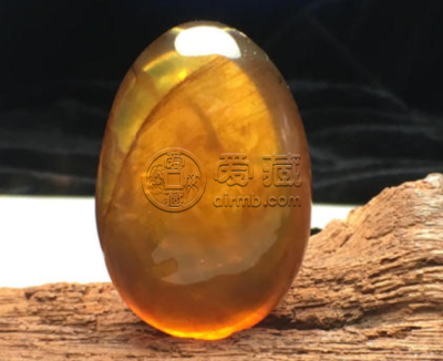 蜜蜡和琥珀的价格哪个贵    蜜蜡和琥珀区别