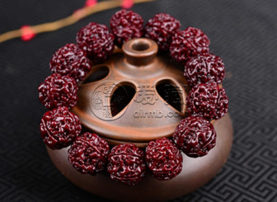 金刚如何人工快速变红 金刚盘玩的方法