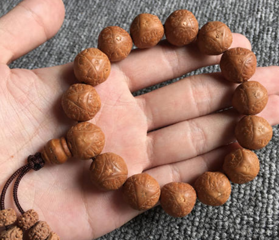 男人戴龙眼还是凤眼菩提好两者的区分
