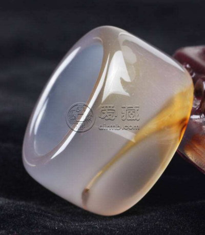 玛瑙和玉髓的区别 玉髓和翡翠的区别