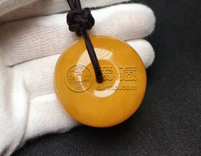 蜜蜡的功效与作用及禁忌都有哪些