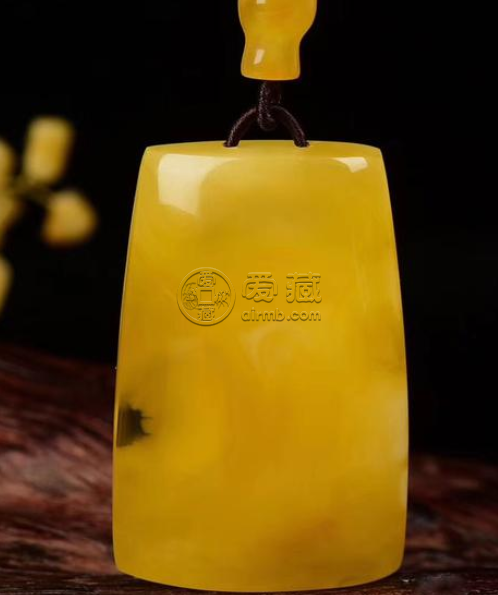 10元一克的蜜蜡是真的吗  蜜蜡价格是多少