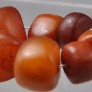 老蜜蜡风化纹会盘掉吗  老蜜蜡应该怎么盘玩？