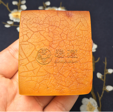 老蜜蜡收缩纹  老蜜蜡有裂纹