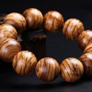 沉香怎样保养怎样盘玩 沉香的保养和盘玩