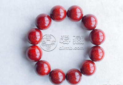 小叶紫檀佛珠哪家好 怎么挑选