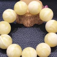 蜜蜡带花好还是不带花好   白花蜜蜡值钱吗？
