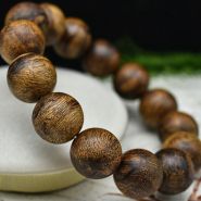 沉香手串和沉香木手串 两者有什么区别