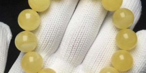 蜜蠟用燈光如何鑒別_方法介紹