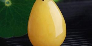 蜜蜡越戴越亮 蜜蜡真的会越戴越亮吗