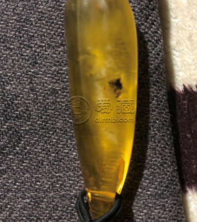 蜜蜡白色絮状物是什么 蜜蜡白色絮状物图片