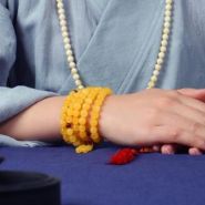 蜜蠟認(rèn)主人的表現(xiàn)  你戴對(duì)蜜蠟了嗎