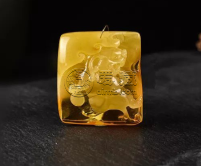 金绞蜜蜡属于哪个档次 如何看待金绞蜜蜡的