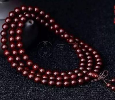 紫檀手串的玩法 紫檀手串怎么盘玩