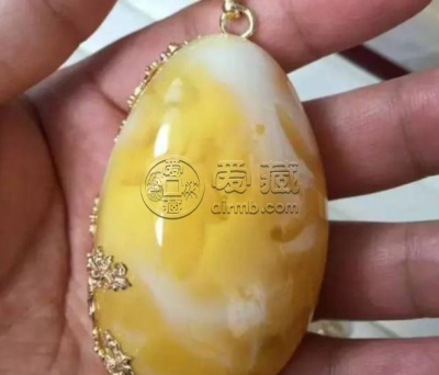 金绞白蜜蜡属于哪个档次  金绞白蜜蜡的特点