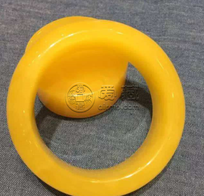 一个蜜蜡手镯要多少钱  佩戴时需注意什么