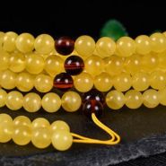 蜜蜡掉色是正常的吗  鉴别蜜蜡真假