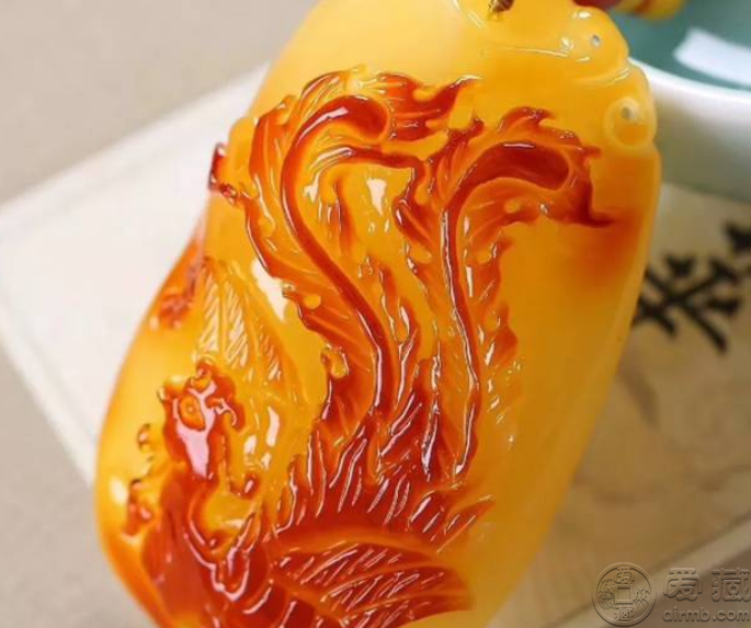 鸡油红蜜蜡返花鸡油红蜜蜡的特点